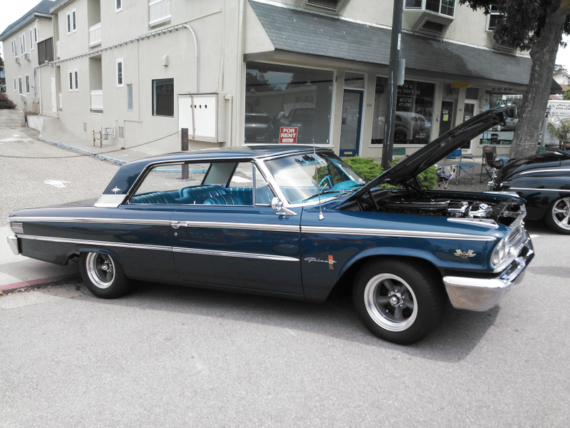 Illustration for article titled I went to a large car show, and only took pictures of two cars